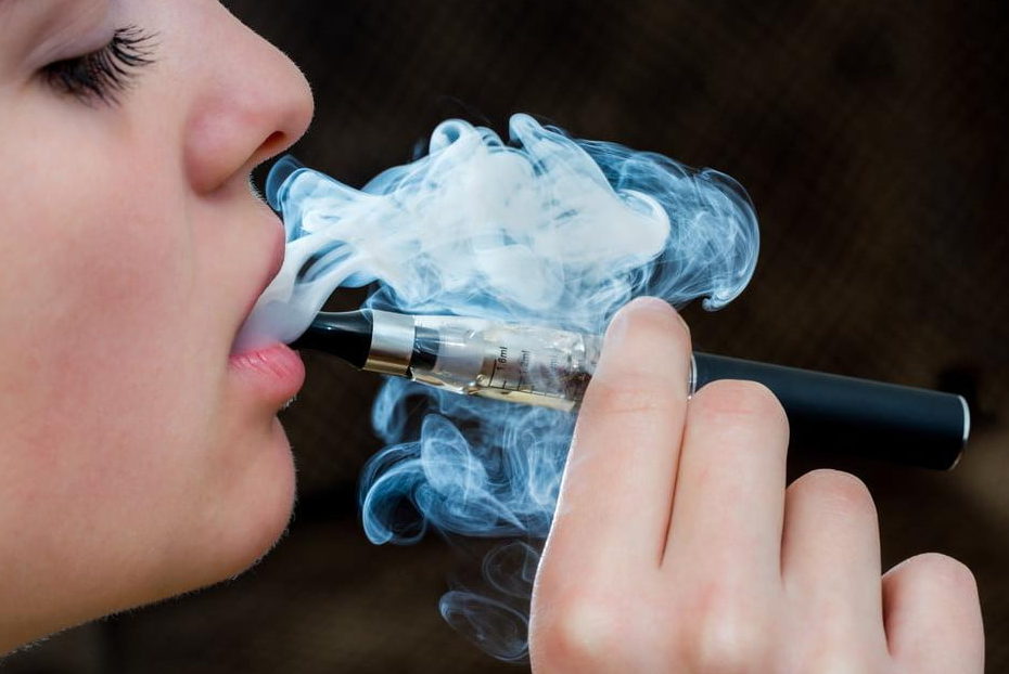 ई-सिगरेटको प्रयोगले पनि घातक रोग निम्त्याउँछ : नयाँ अध्ययन्
